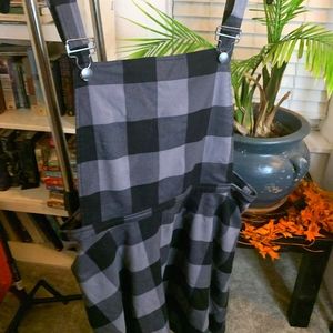 Plus size black/grey plaid shirtall